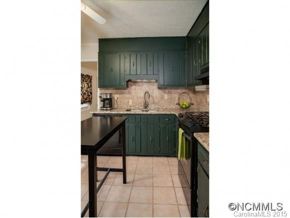 207 PINE TREE COURT - Photo 9