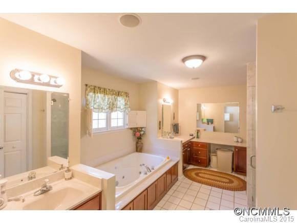 2714 Lakeridge Court - Photo 6