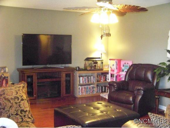 130 Asheland Dr - Photo 4