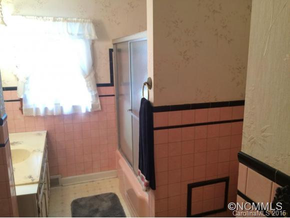 217 N Whitted - Photo 13