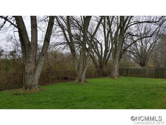112 Underhill Rd - Photo 3