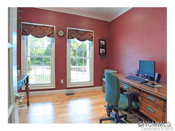 312 Benjamin Way - Photo 10