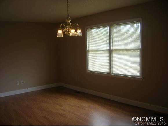 411 Vance Street - Photo 3