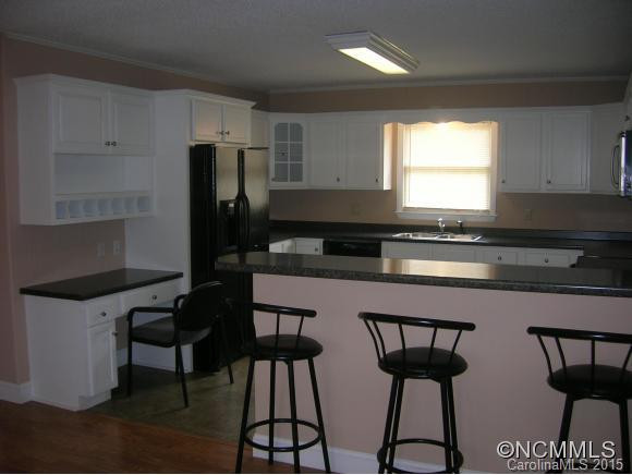 411 Vance Street - Photo 5