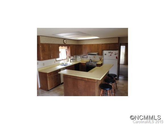 252 Middlemount Road - Photo 3