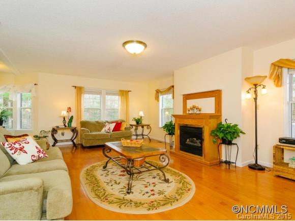 51 Sherry Lane - Photo 3