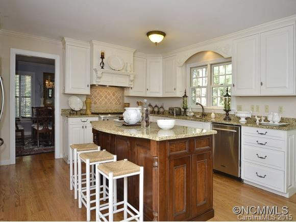 1208 SAINT CHARLES CT - Photo 2