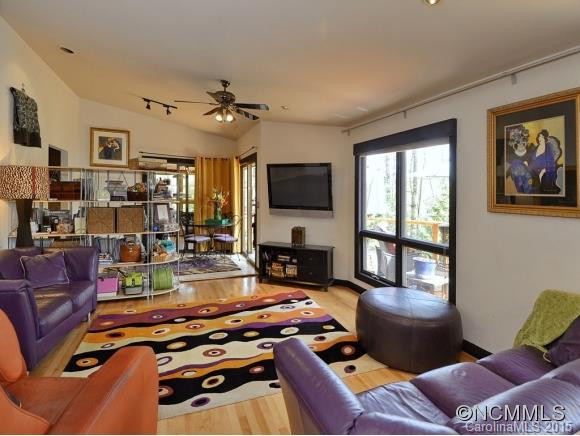 210 PHEASANT RUN - Photo 3