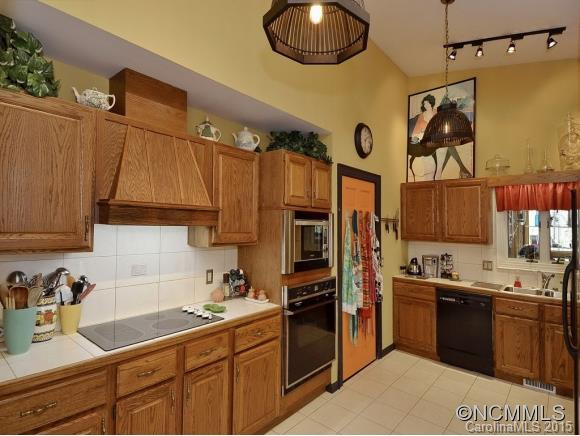 210 PHEASANT RUN - Photo 8
