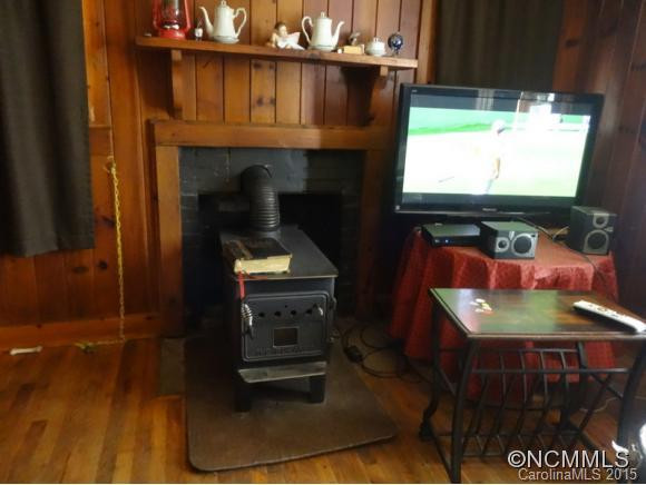 1972 Crabtree Rd - Photo 4