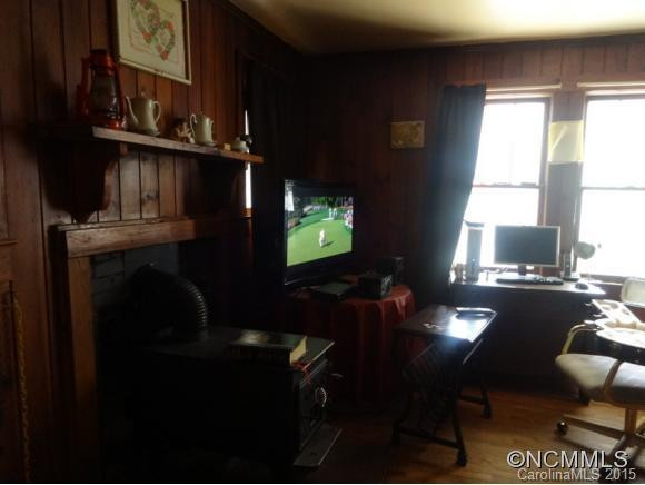 1972 Crabtree Rd - Photo 5
