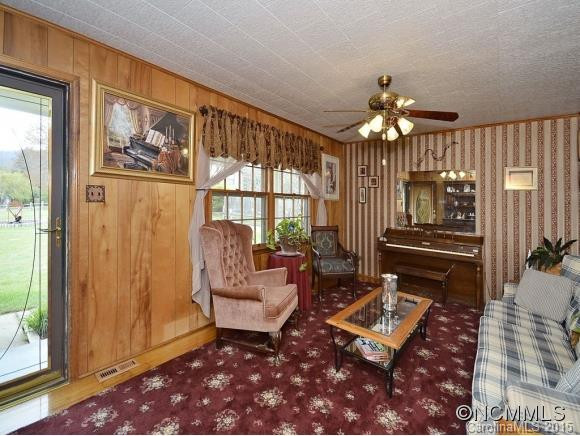 31 IVY PARK DR - Photo 2