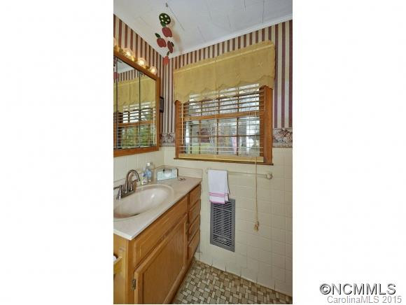 31 IVY PARK DR - Photo 12