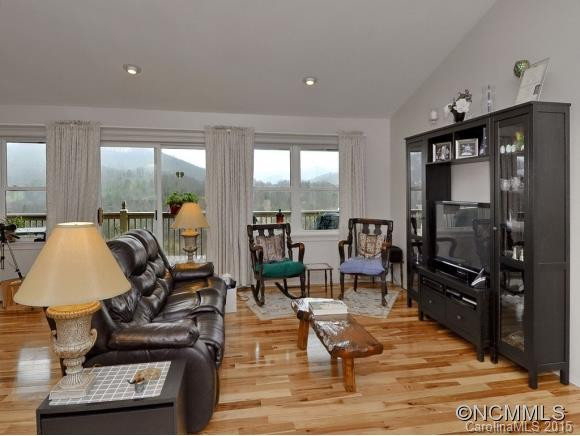 106 CLEAR VIEW DRIVE - Photo 2