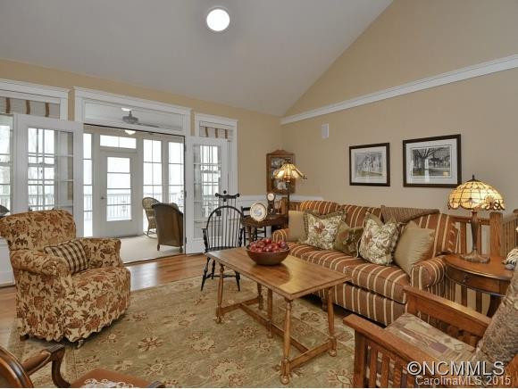 124 BARNSDALE LANE - Photo 4