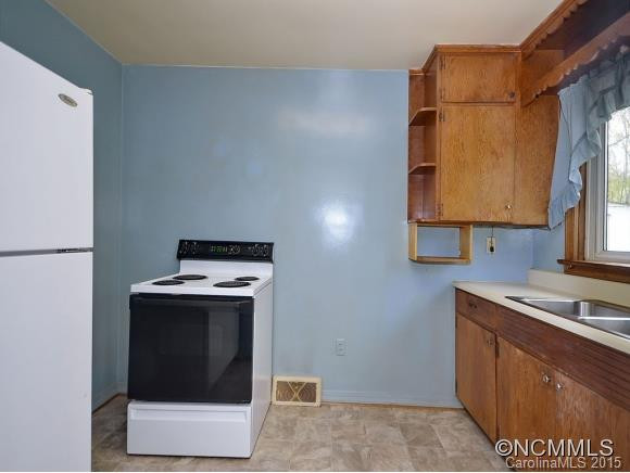629 EAST STREET - Photo 6