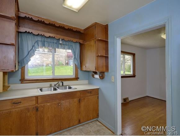 629 EAST STREET - Photo 7