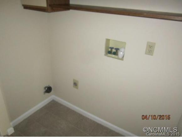 2305 Abbey Circle - Photo 14