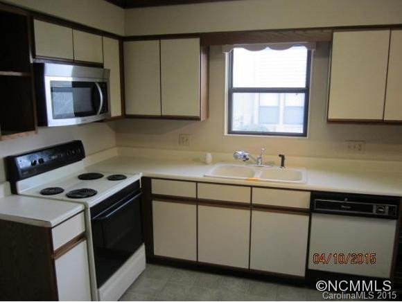 2305 Abbey Circle - Photo 3