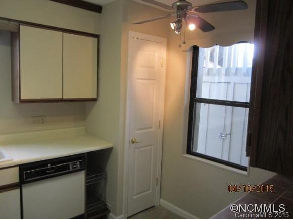 2305 Abbey Circle - Photo 4