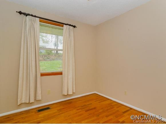 8 RIDGEWOOD AVE - Photo 14