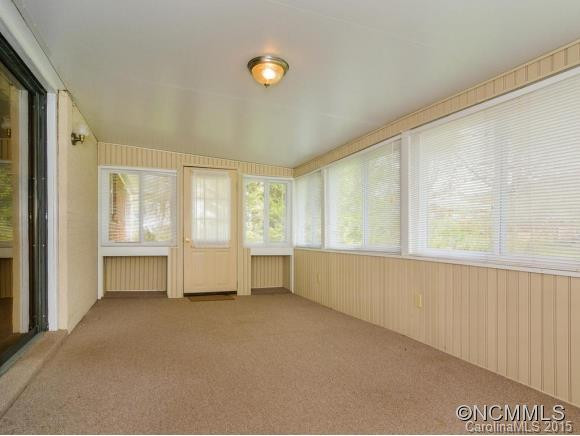 8 RIDGEWOOD AVE - Photo 18