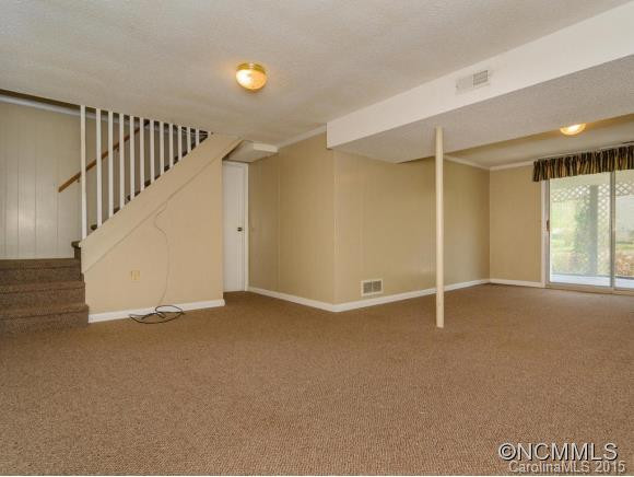 8 RIDGEWOOD AVE - Photo 19
