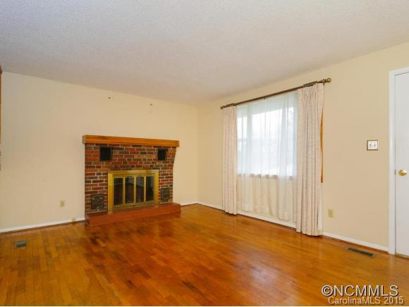8 RIDGEWOOD AVE - Photo 5