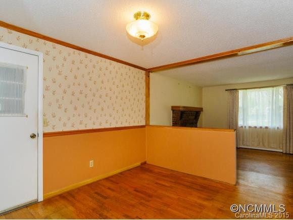 8 RIDGEWOOD AVE - Photo 7