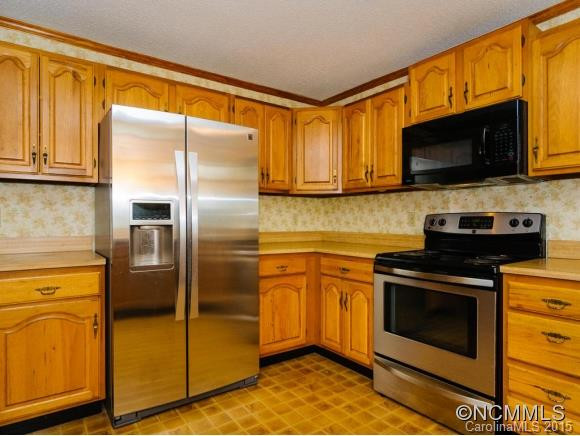 8 RIDGEWOOD AVE - Photo 9