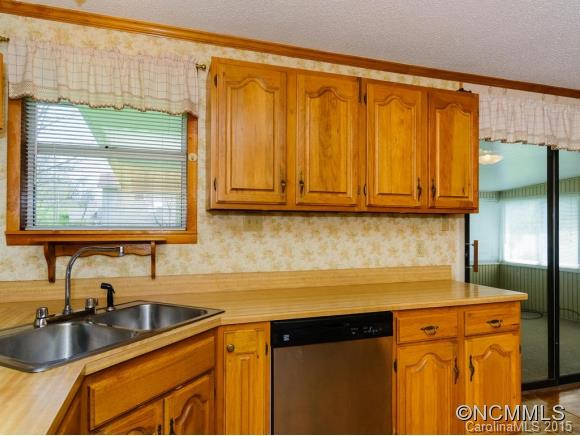 8 RIDGEWOOD AVE - Photo 10
