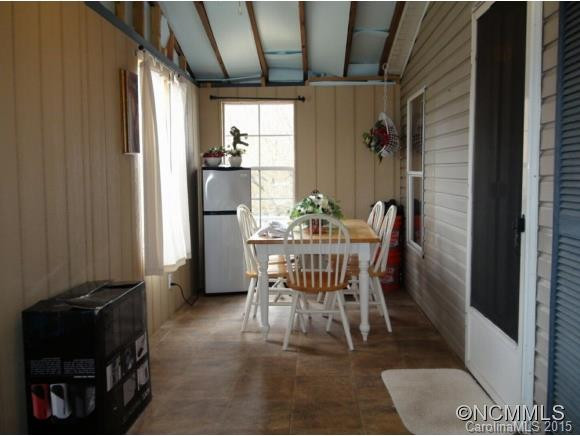 110 Heather Dr - Photo 4