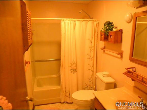 585 Summit Drive - Photo 11