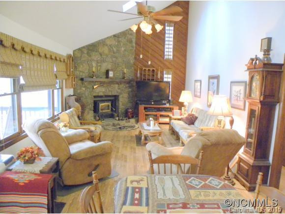 585 Summit Drive - Photo 13