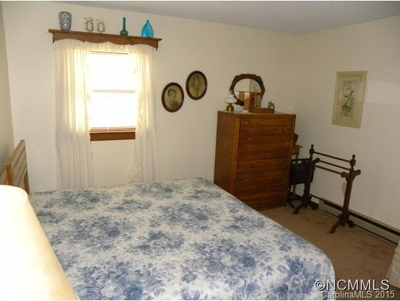 585 Summit Drive - Photo 17