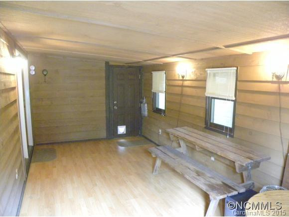 585 Summit Drive - Photo 7