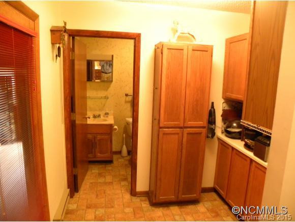 585 Summit Drive - Photo 8