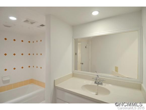 327 Vanderbilt Road - Photo 20