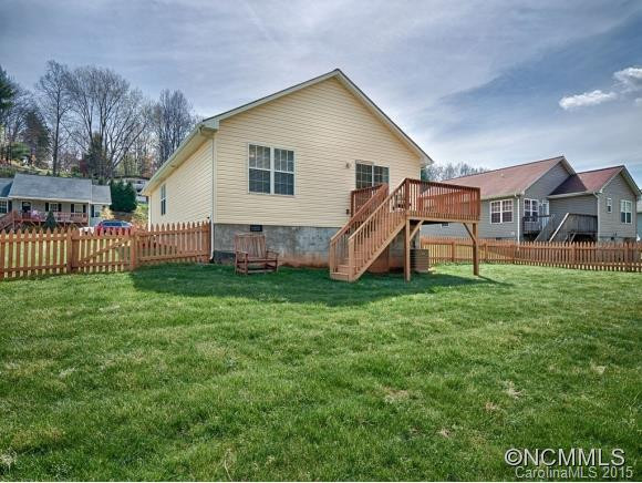 61 VILLAGE STREET - Photo 12