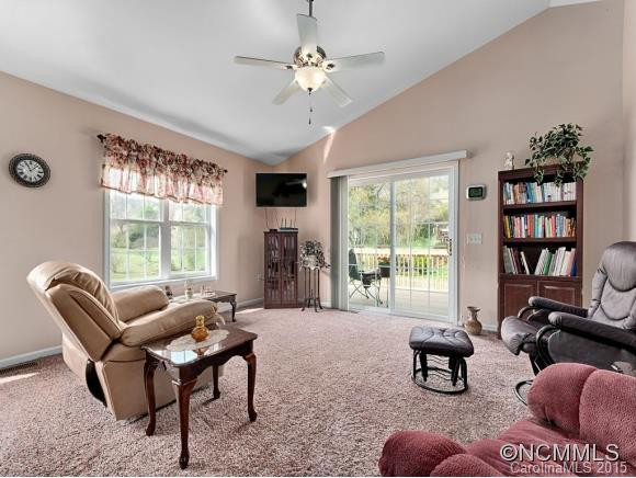 61 VILLAGE STREET - Photo 3