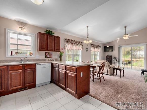 61 VILLAGE STREET - Photo 6