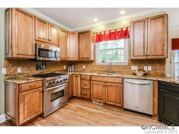 906 Woodvine Road - Photo 9