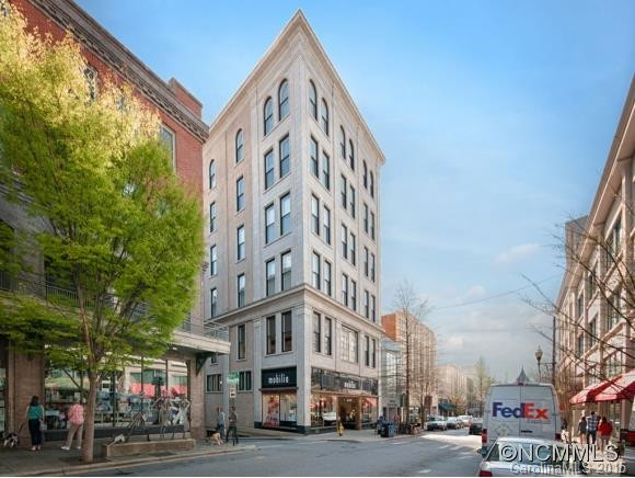 84 W. WALNUT STREET #202