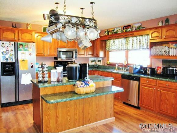 99 Spring Drive - Photo 3