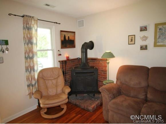 12 WOODHAVEN DRIVE - Photo 4