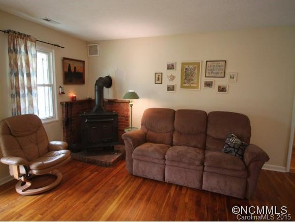 12 WOODHAVEN DRIVE - Photo 6