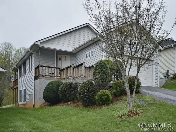 107 CREEKS END CIRCLE