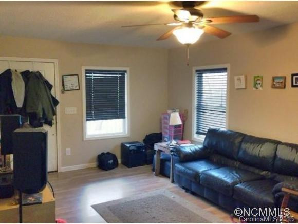 17 Ivy Street - Photo 5