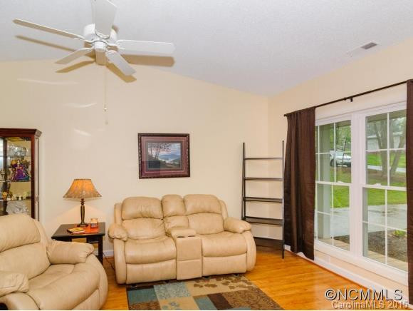 125 Wicklow Drive - Photo 3