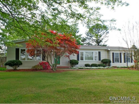 400 Kelly Rd